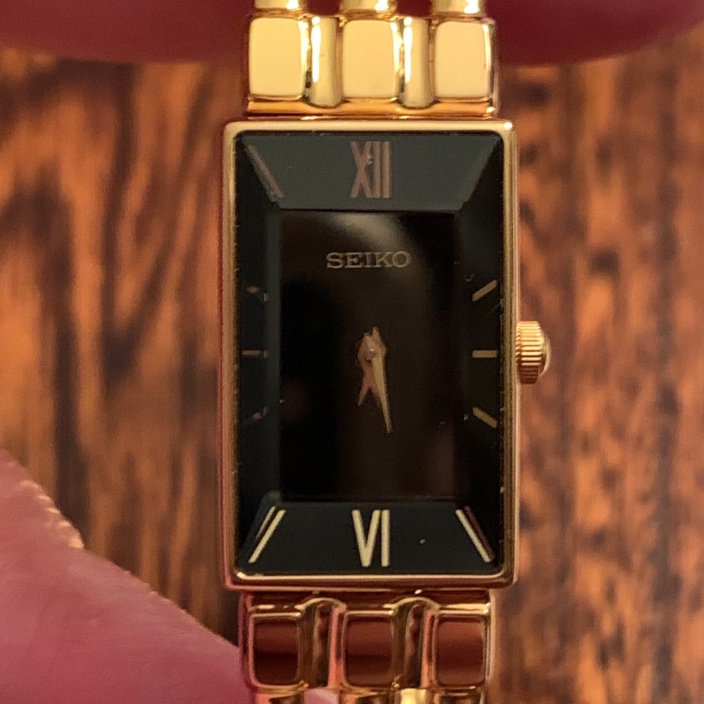 Seiko gold watch. Retails $200